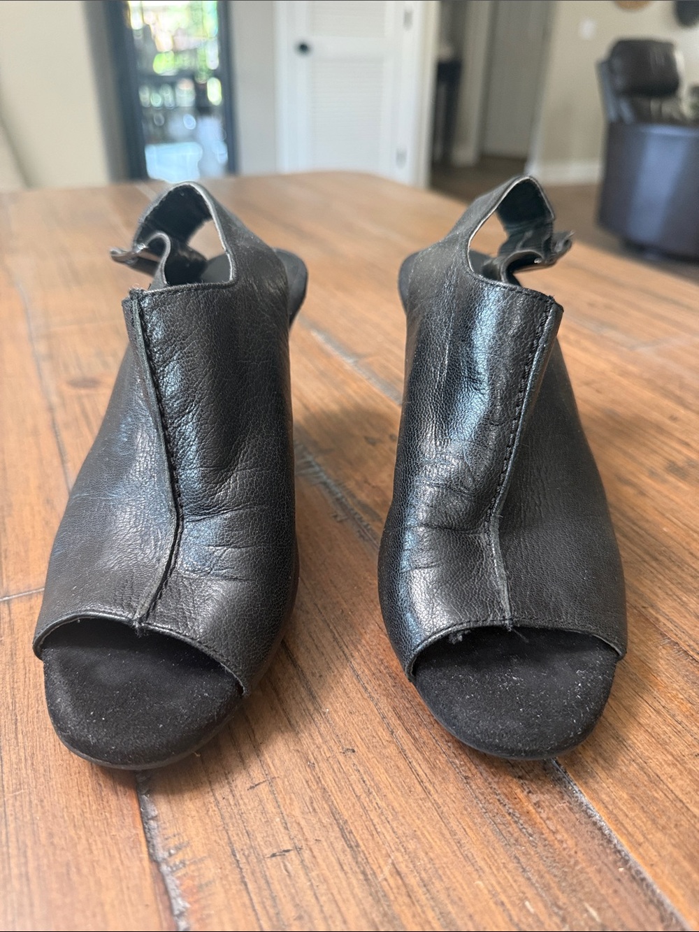 Women's Black Leather Open-Toe Slingback Mules